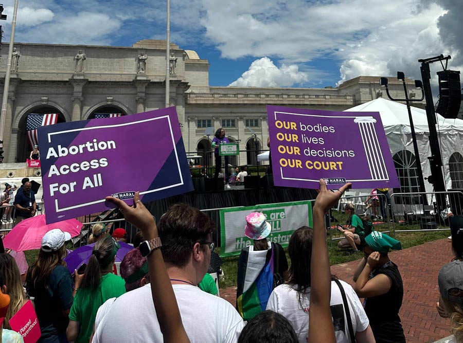 Abortion activists push to expand Supreme Court in response to Roe being overturned