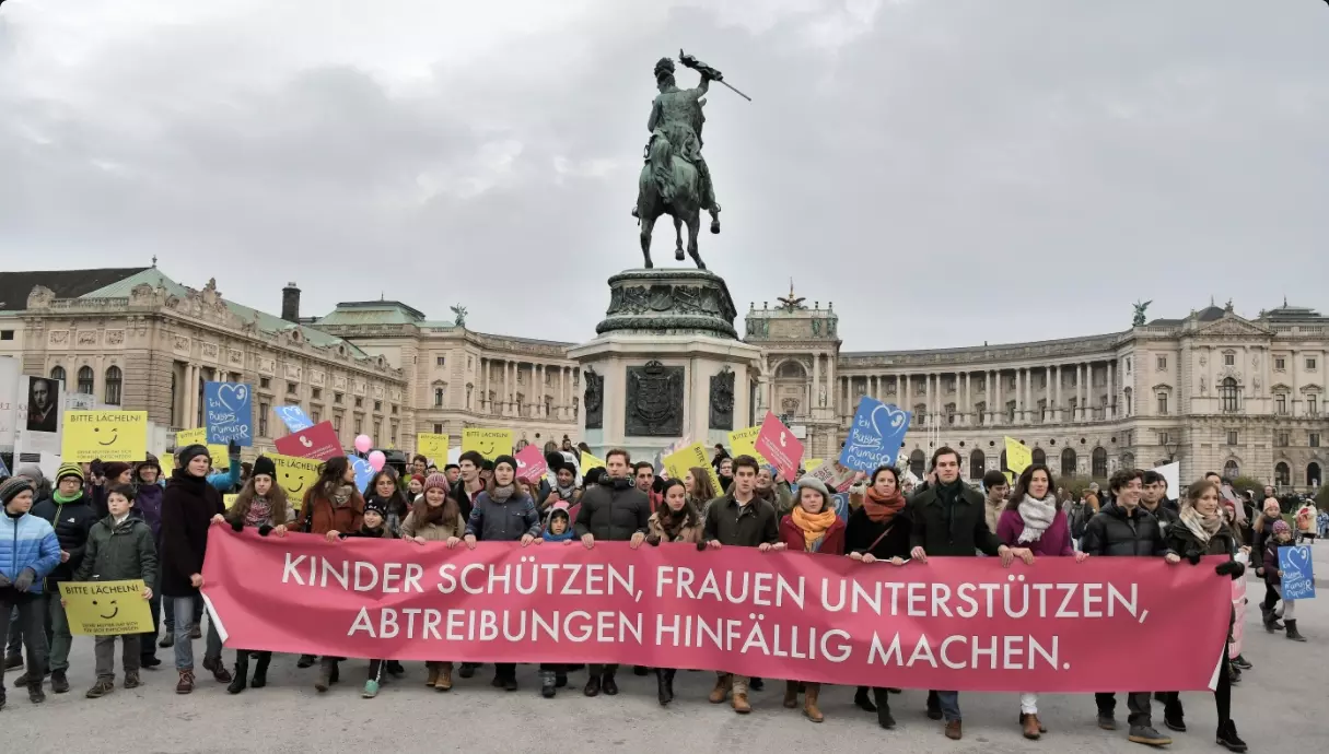 Over 2,500 people march for life in Vienna