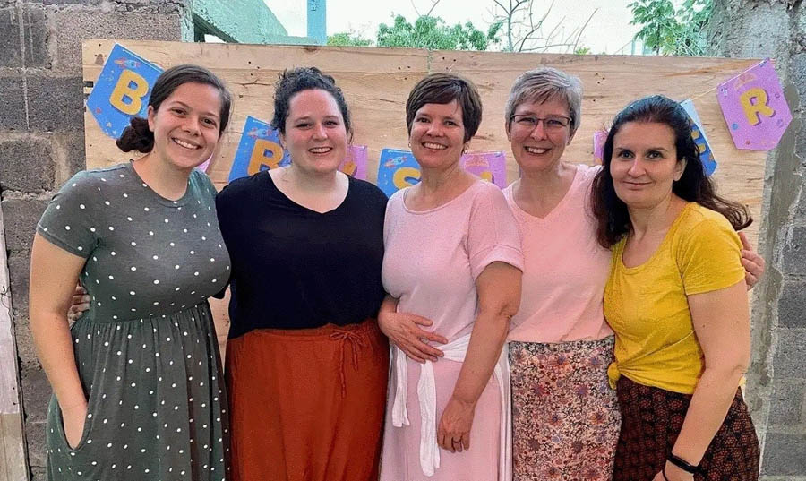 Danielle Kirk, Kendra Fultz, Beth Finkbiner, Brenda Auker and the author